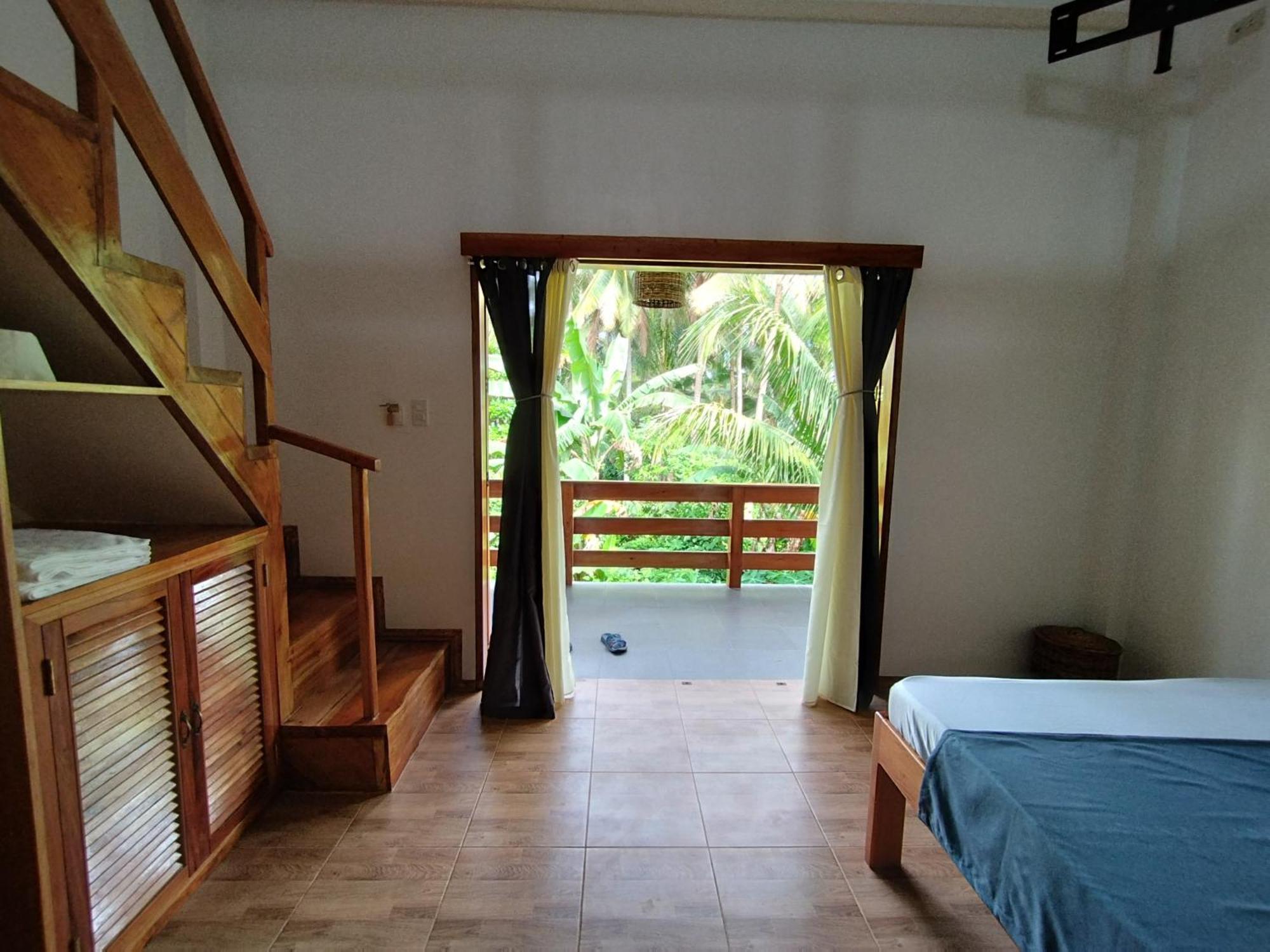 White Bada Guesthouse Siquijor Room photo